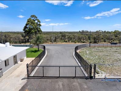 1312 Thomas Road, Oakford WA 6121