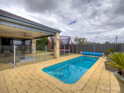 1 Samphire Heights, Landsdale WA 6065