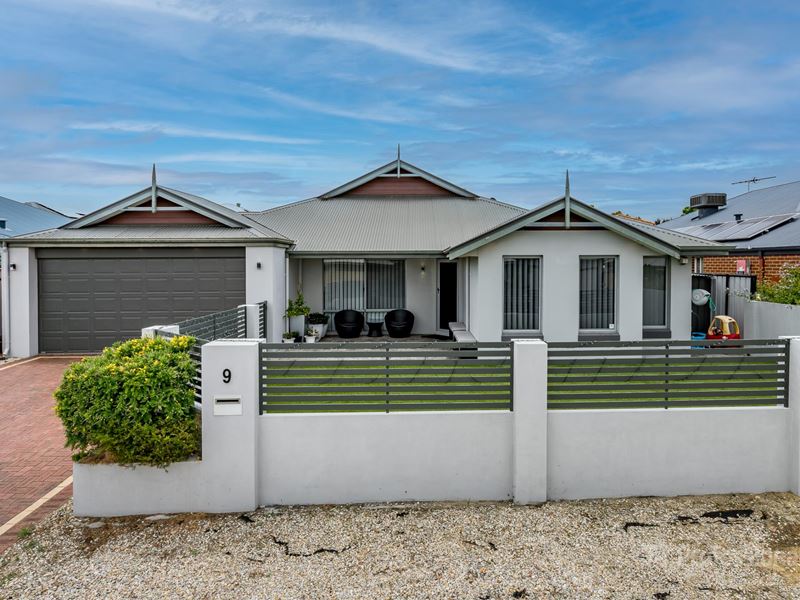 9 Rocklands Loop, Carramar WA 6031