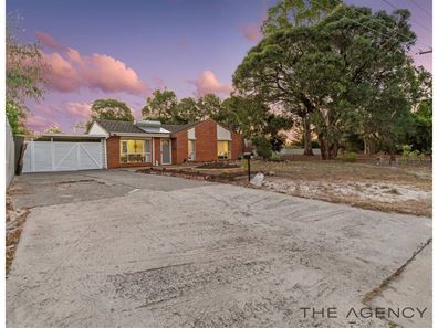 18 Tamarind Crescent, Kelmscott WA 6111