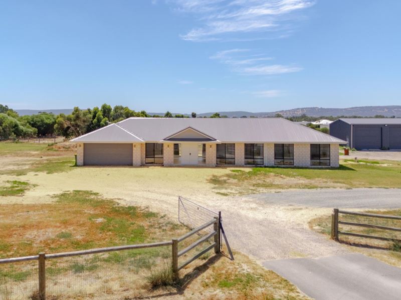 8 Bolliong Grove, North Dandalup
