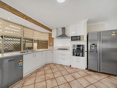 11 Starlet Court, Maddington WA 6109