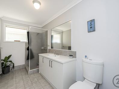 1/28 Ray Street, Rockingham WA 6168