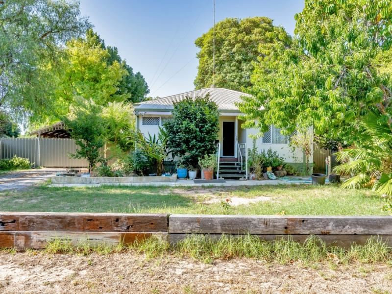 12 Green Street, Waroona WA 6215