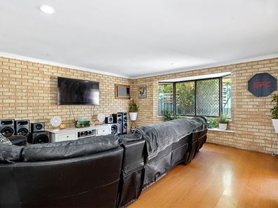 6 Coran Place, Camillo WA 6111
