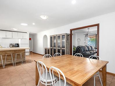 6 Coran Place, Camillo WA 6111