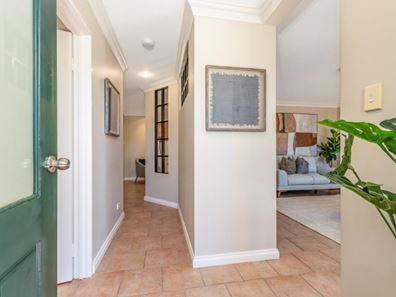 7 Adria Road, Alexander Heights WA 6064