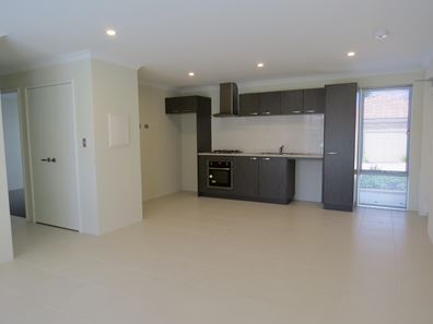 4/12 Heath Road, Kalamunda WA 6076
