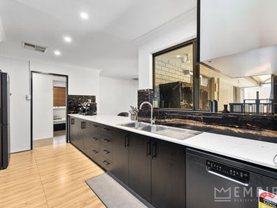 9 Castle Court, Forrestfield WA 6058