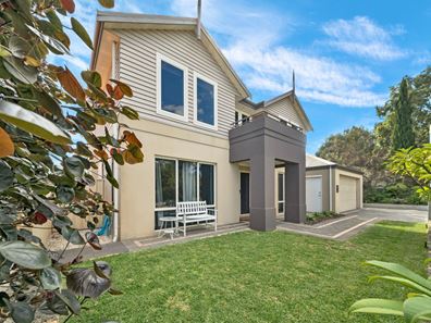 14 Bazille Crescent, Tapping WA 6065
