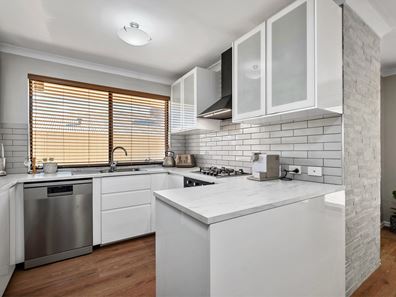 33 Campolino Gardens, Stratton WA 6056