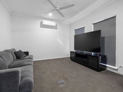 16 Armstrong Drive, Baynton WA 6714