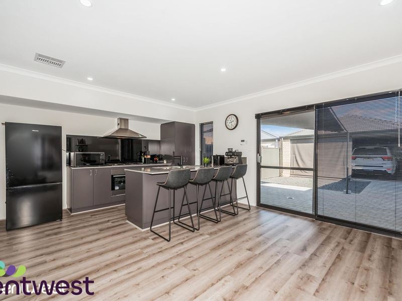 11B Fanshawe Boulevard, Piara Waters WA 6112