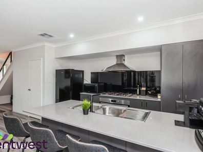 11B Fanshawe Boulevard, Piara Waters WA 6112