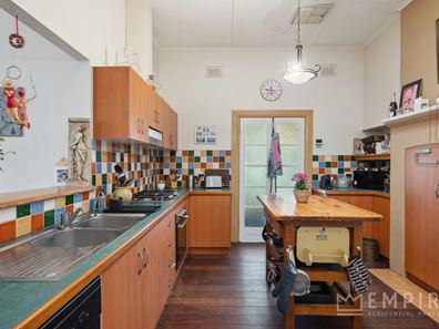9 Palin Street, Palmyra WA 6157