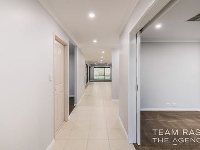 13 Stokesay Street, Orelia WA 6167
