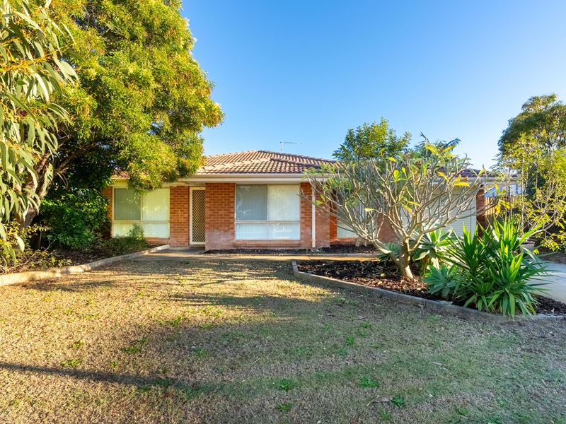 26 Endeavour Drive, Port Kennedy WA 6172