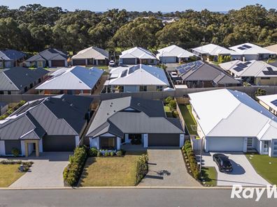 14 Newmarket Road, Meadow Springs WA 6210