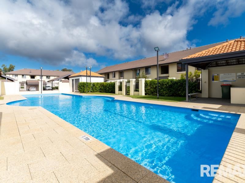1/168 Lakeside Drive, Joondalup