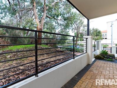 1/168 Lakeside Drive, Joondalup WA 6027