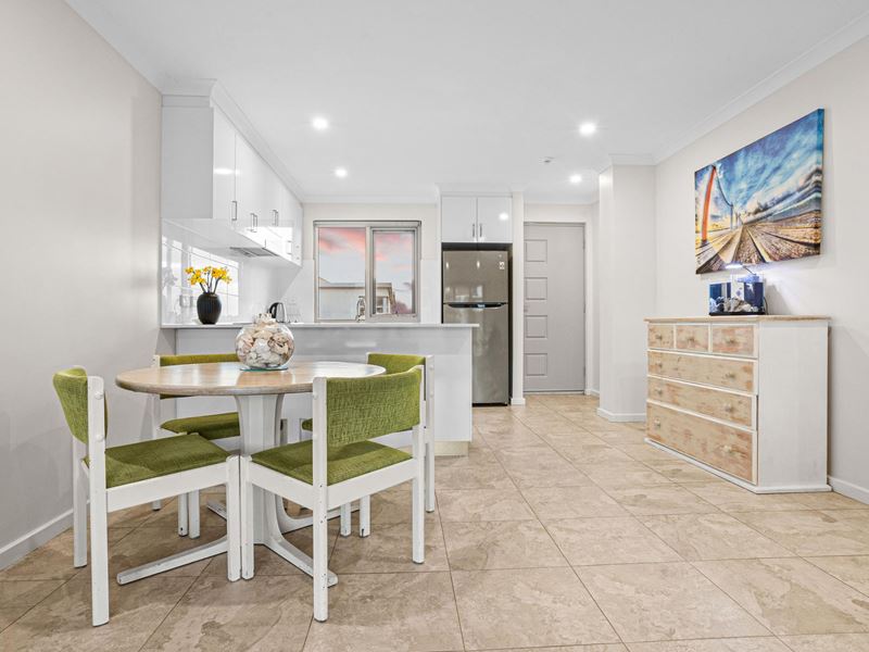 9/70 West Churchill Avenue, Lake Coogee