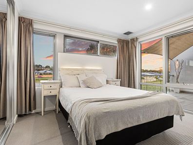 9/70 West Churchill Avenue, Lake Coogee WA 6166