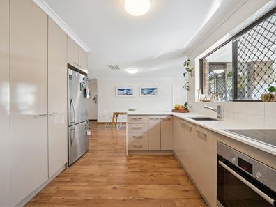 3 Cary Street, Lake Coogee WA 6166