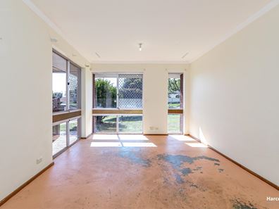 3 Ashley Drive, Kelmscott WA 6111