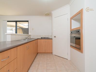 2/9 Bickley Road, Cannington WA 6107