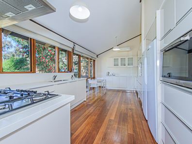 24 Coronet Court, Thornlie WA 6108