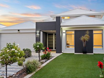 32 Bendalong Boulevard, Secret Harbour WA 6173