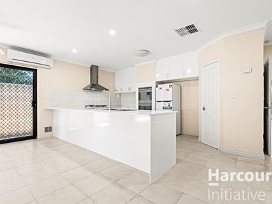 8 Dixie Road, Kelmscott WA 6111