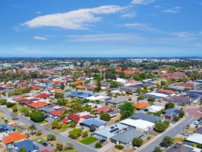 108 Thomas Street, Queens Park WA 6107