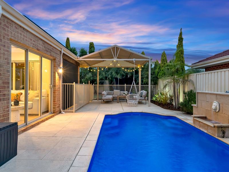 17 Edgeworth Circuit, Tapping WA 6065