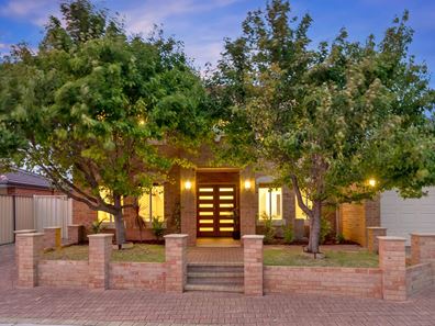 17 Edgeworth Circuit, Tapping WA 6065