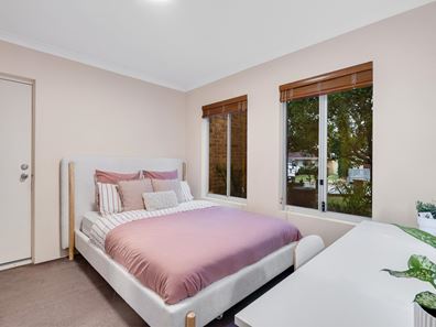 17 Edgeworth Circuit, Tapping WA 6065
