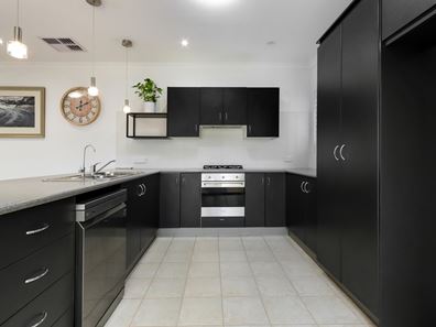 12/15 Creery Street, Dudley Park WA 6210