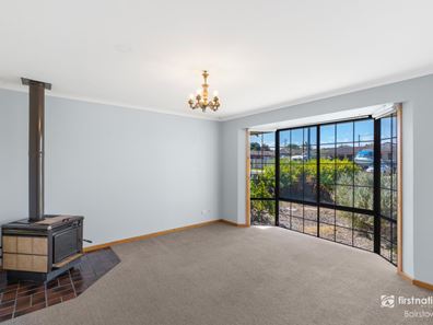 59 Drome Road, Orana WA 6330