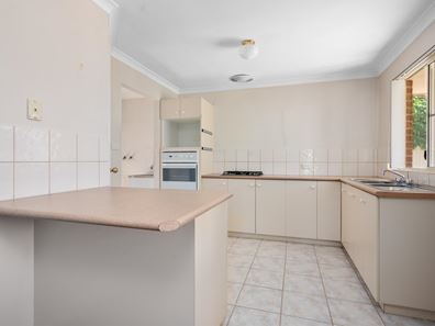 2/11 Moran Street, Boulder WA 6432