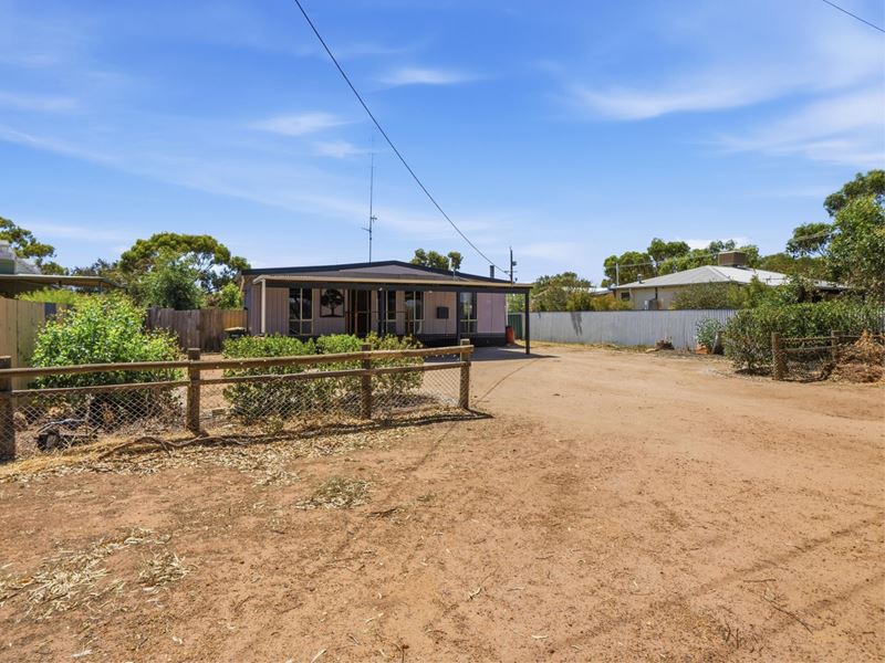 53 Muluckine Road, Muluckine WA 6401