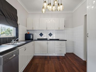 53 Muluckine Road, Muluckine WA 6401
