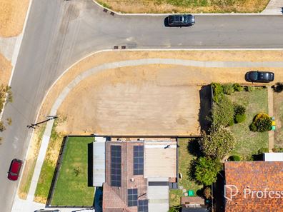 1/6 Burnham Way, Girrawheen WA 6064