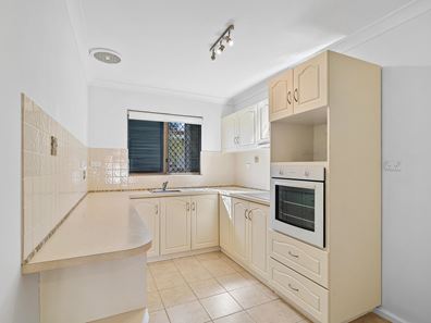 32/10 Hungerford Avenue, Halls Head WA 6210