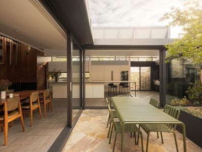 5 HIGHAM ROAD, North Fremantle WA 6159