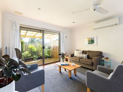13A Moore Gardens, Kardinya WA 6163