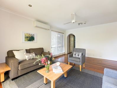 13A Moore Gardens, Kardinya WA 6163