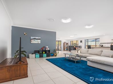 8 Coveside Way, Drummond Cove WA 6532