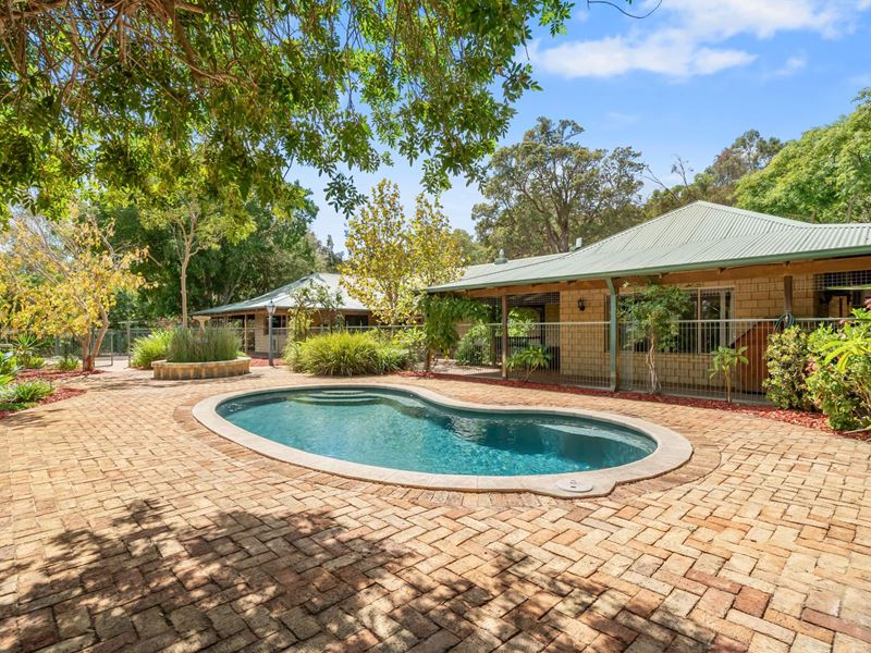 16 McKay Drive, Serpentine WA 6125