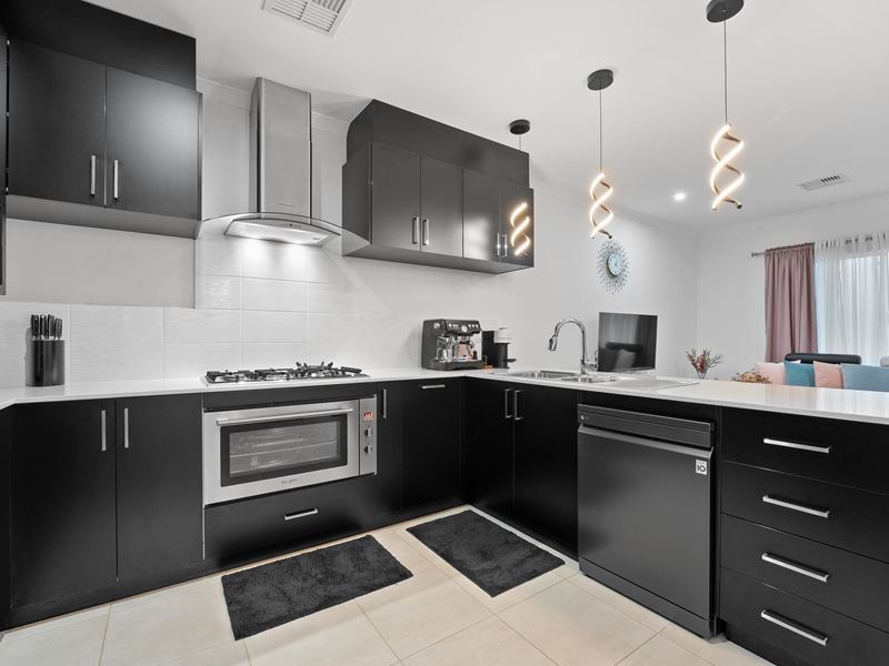 31 Lewisham Vista, Success