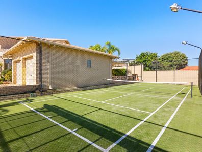 8 Anitra Court, Sorrento WA 6020